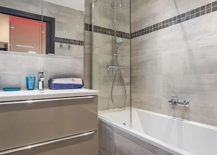 Les Patios-7 By Interhome Daire